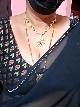 ananya956 online show from 10/10/25, 11:48