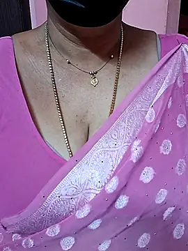 ananya956 online show from 11/14/25, 09:41