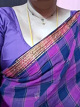 ananya956 online show from 04/15/26, 11:38