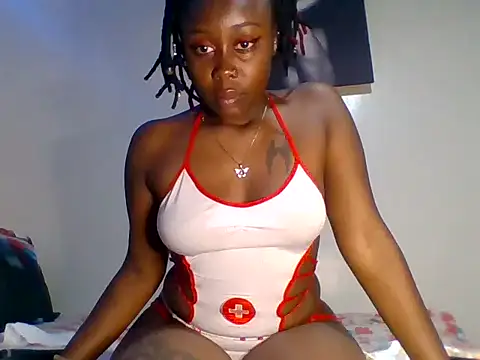 Snapshot of Lyiaspark chatting on 12/02/24, 12:29 Lyiaspark online show from 12/02/24, 12:29