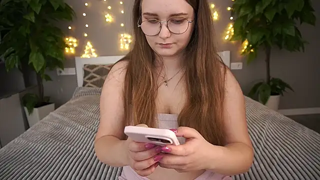 MagicPeachh  online show from 12/30/24, 01:47