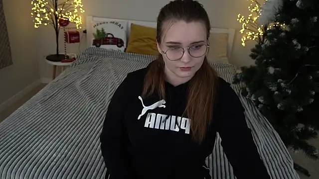 MagicPeachh  online show from 01/02/25, 02:13