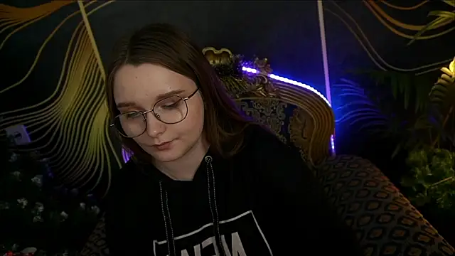 MagicPeachh  online show from 01/17/25, 08:00