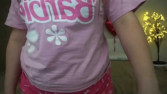 MagicPeachh  online show from 02/28/25, 07:14