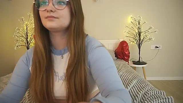 MagicPeachh  online show from 03/19/25, 05:17