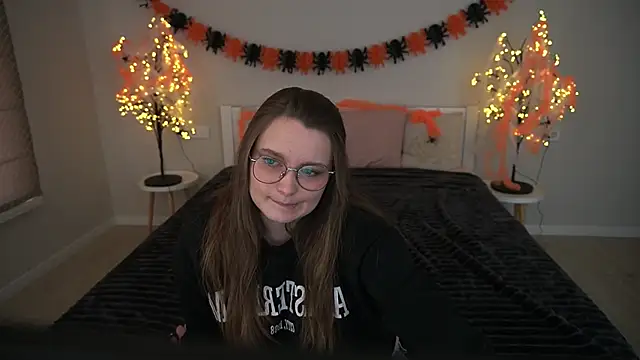 MagicPeachh  online show from 10/20/25, 12:27