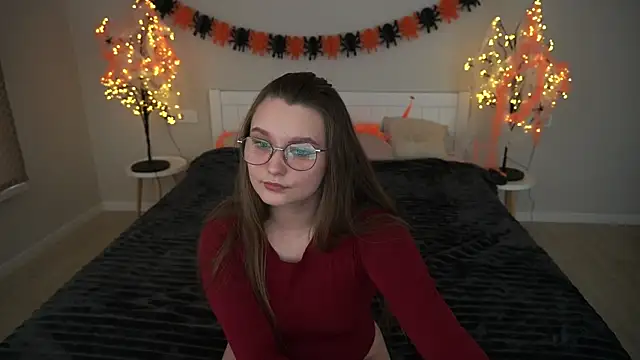 MagicPeachh  online show from 10/22/25, 01:00