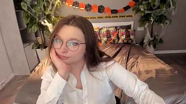 MagicPeachh  online show from 10/30/25, 01:34