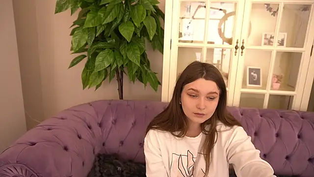 MagicPeachh  online show from 05/19/26, 12:22