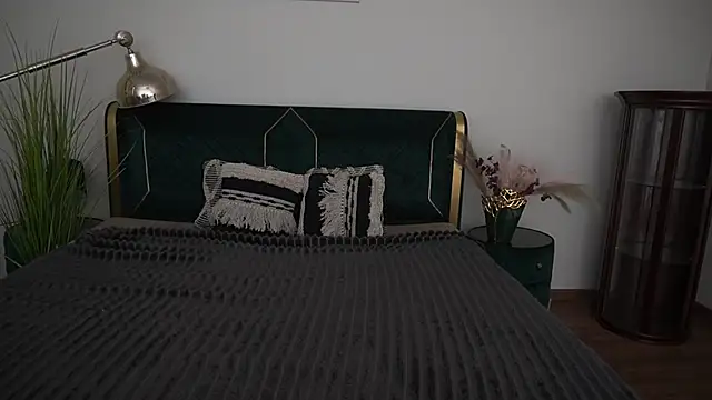 MagicPeachh  online show from 06/01/26, 06:15
