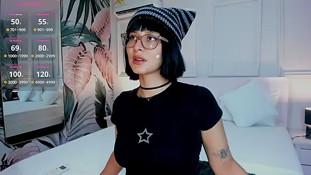 Ramona Flower online show from 11/18/25, 02:06