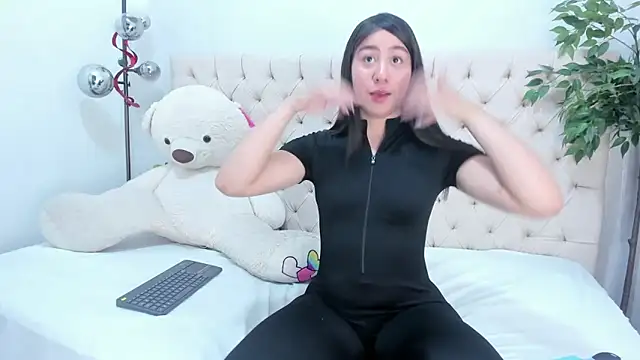 Victoria Coleman online show from 04/02/26, 07:44