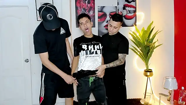 oversizedxguys online show from 04/14/26, 01:22