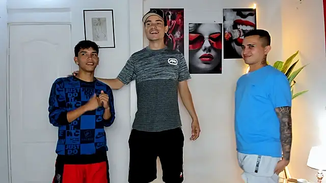 oversizedxguys online show from 04/15/26, 02:29