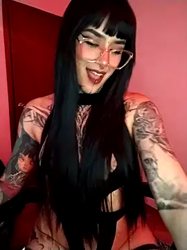 Snapshot of taaylor33 chatting on 12/22/24, 08:27 taaylor33 online show from 12/22/24, 08:27