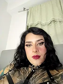 Snapshot of taaylor33 chatting on 12/05/25, 04:43 taaylor33 online show from 12/05/25, 04:43