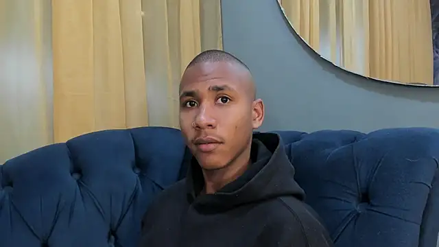 Snapshot of Ethan_Fox11 chatting on 01/04/25, 02:25 Ethan Fox11 online show from 01/04/25, 02:25