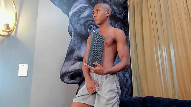 Snapshot of Ethan_Fox11 chatting on 01/10/25, 02:13 Ethan Fox11 online show from 01/10/25, 02:13