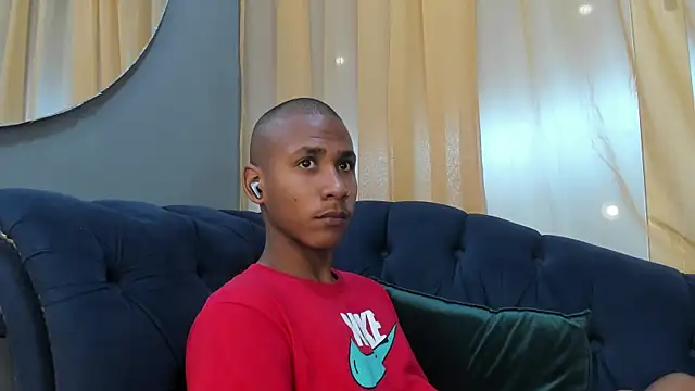 Snapshot of Ethan_Fox11 chatting on 01/14/25, 01:49 Ethan Fox11 online show from 01/14/25, 01:49