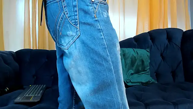 Snapshot of Ethan_Fox11 chatting on 03/01/25, 02:13 Ethan Fox11 online show from 03/01/25, 02:13