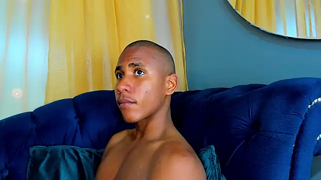 Snapshot of Ethan_Fox11 chatting on 03/12/25, 05:17 Ethan Fox11 online show from 03/12/25, 05:17