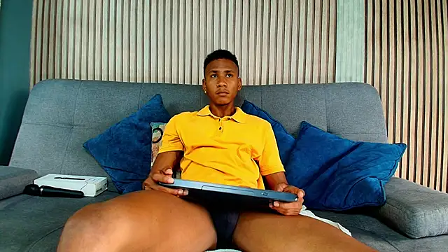 Snapshot of Ethan_Fox11 chatting on 02/16/26, 01:40 Ethan Fox11 online show from 02/16/26, 01:40