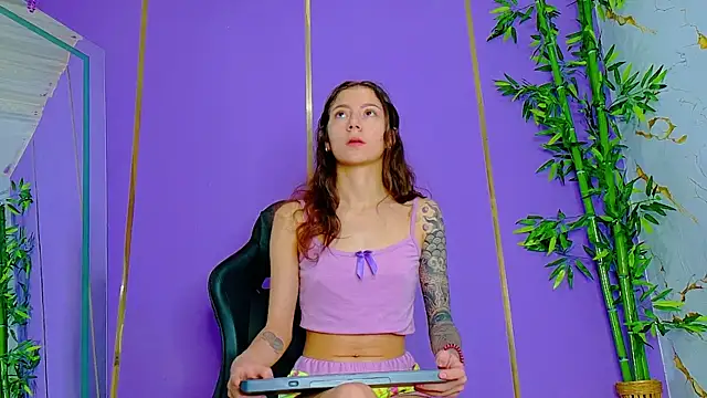 scarlet-jonesx online show from 10/09/25, 12:08