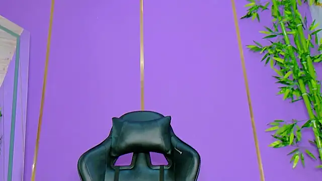 scarlet-jonesx online show from 11/04/25, 09:25