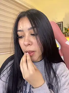 Starliee   online show from 10/07/25, 12:52