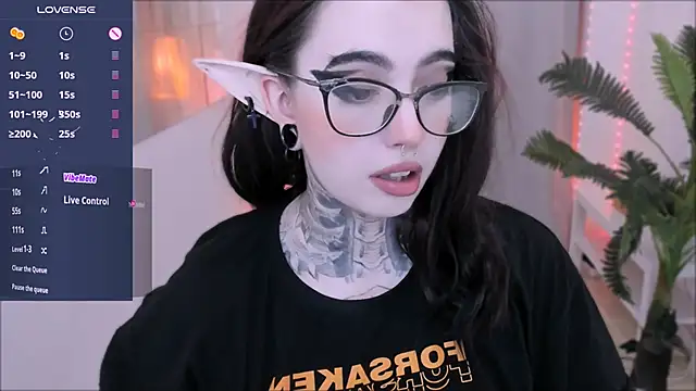 Snapshot of Dixi_Pixi_ chatting on 01/25/25, 05:40 Dixi Pixi online show from 01/25/25, 05:40