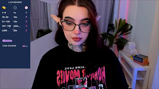 Snapshot of Dixi_Pixi_ chatting on 02/22/25, 05:44 Dixi Pixi online show from 02/22/25, 05:44