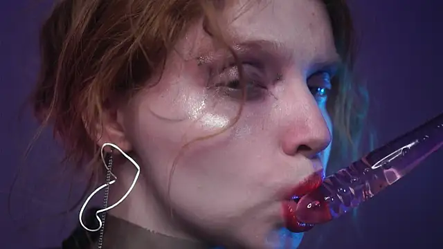 ginger hugs online show from 02/03/25, 01:09