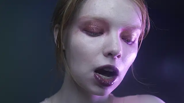 ginger hugs online show from 03/10/25, 10:13