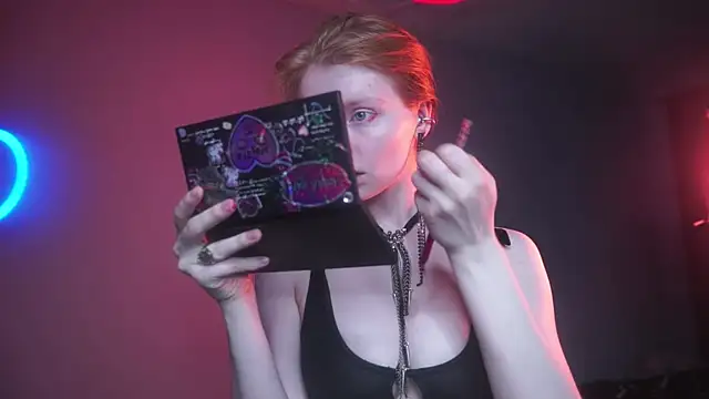 ginger hugs online show from 09/17/25, 10:11