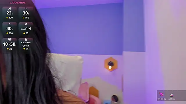 Chloe fischer  online show from 03/22/26, 03:26