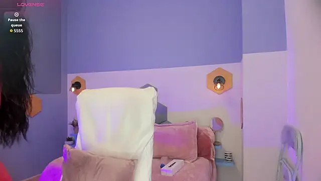 Chloe fischer  online show from 05/22/26, 03:28