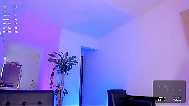 Snapshot of Pretty_Mariangel chatting on 03/14/25, 01:24 Pretty Mariangel online show from 03/14/25, 01:24