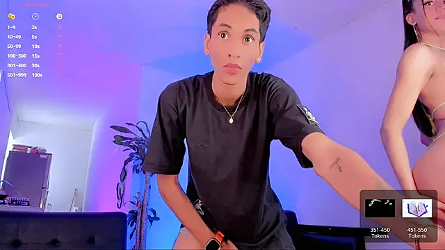 Snapshot of Pretty_Mariangel chatting on 03/14/25, 04:30 Pretty Mariangel online show from 03/14/25, 04:30