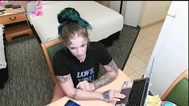 the naked siren online show from 09/10/25, 05:18