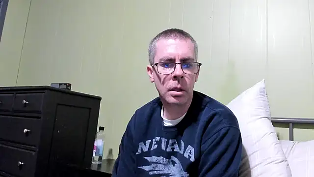 ImportantEquator0 online show from 10/31/25, 01:01