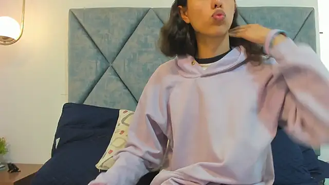 FreyaMoller online show from 10/18/25, 05:35