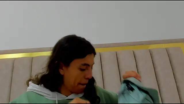 FreyaMoller online show from 12/05/25, 01:52