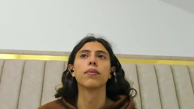 FreyaMoller online show from 04/19/26, 07:05