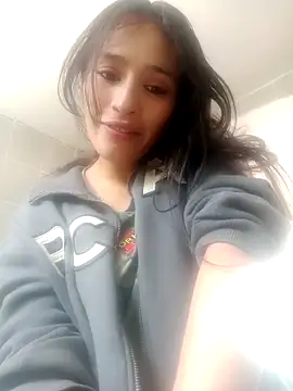 Snapshot of Hanha00 chatting on 12/18/25, 06:47 Hanha00 online show from 12/18/25, 06:47