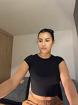 Kimm khalifa online show from 06/03/26, 12:02