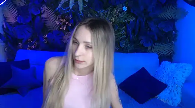 Snapshot of Horny_Blond chatting on 12/10/24, 09:01 Horny Blond online show from 12/10/24, 09:01