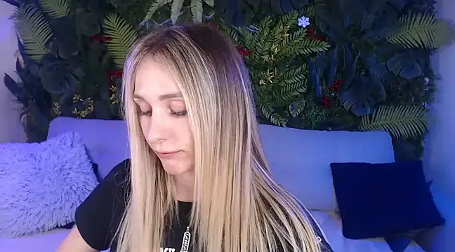 Snapshot of Horny_Blond chatting on 03/01/25, 09:18 Horny Blond online show from 03/01/25, 09:18