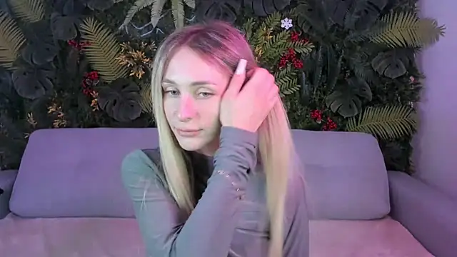 Snapshot of Horny_Blond chatting on 09/15/25, 08:03 Horny Blond online show from 09/15/25, 08:03