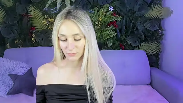 Snapshot of Horny_Blond chatting on 10/19/25, 08:04 Horny Blond online show from 10/19/25, 08:04