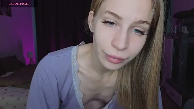 Elis Fox online show from 04/19/26, 10:58